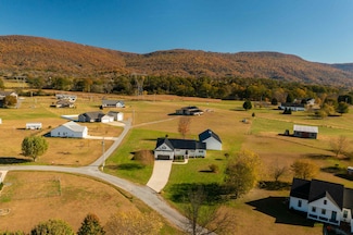 90 Riverside Dr, Dunlap, TN 37327