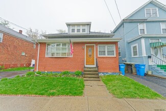 48 Mapleridge Ave, Albany, NY 12209