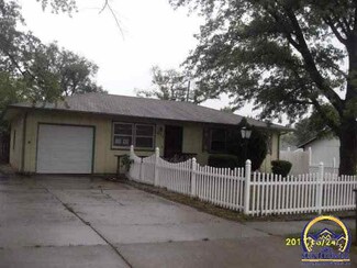 611 SE 35th Terrace, Topeka, KS 66605