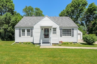 2125 Fairfield Rd, Portage, MI 49002