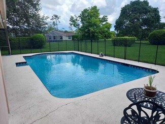 376 Arcadia Dr, Wellington, FL 33414
