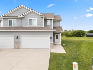 832 Kinney Cir NE, Bondurant, IA 50035