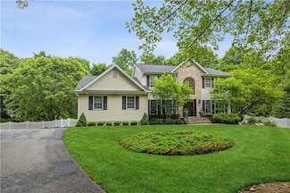 18 Sandstone Trail, New City, NY 10956