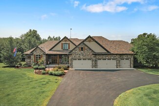 36002 Oasis Rd, Lindstrom, MN 55045