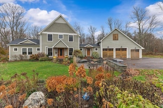 205 Old Stage Rd, Essex, VT 05452