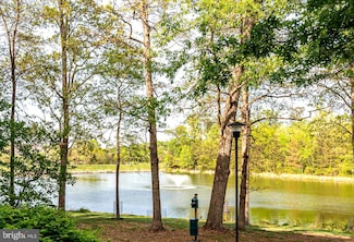 1720 Lake Shore Crest Dr Unit 35, Reston, VA 20190