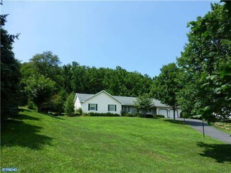 1213 Fritztown Rd, Reinholds, PA 17569
