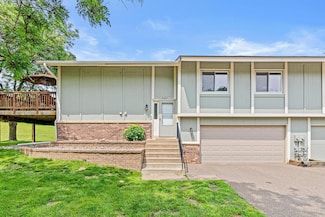7863 Yucca Ln N, Osseo, MN 55311