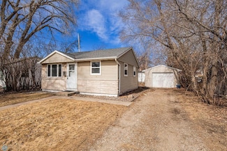 1916 6th Ave N, Moorhead, MN 56560