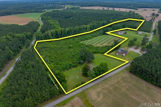 5804 Robinson Ferry Rd, White Plains, VA 23893