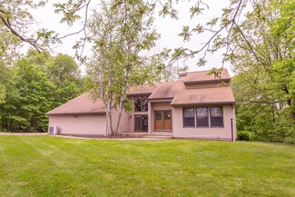 W4634 Richland Rd, Monroe, WI 53566