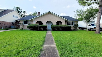 9322 Triola Ln, Houston, TX 77036