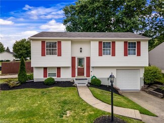 4830 Piccadilly St SW, Canton, OH 44706