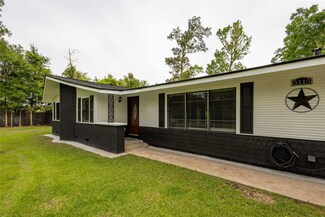 5115 Rose Ln, Beaumont, TX 77708
