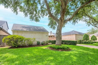 2935 Country Club Blvd, Sugar Land, TX 77478