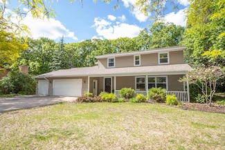 196 Mary Cir, North Mankato, MN 56003