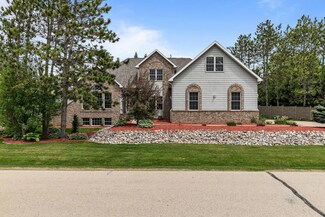 421 S Pine Grove Ln, Hortonville, WI 54944