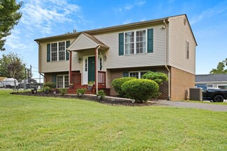 1504 Old Farm Rd, Lynchburg, VA 24503