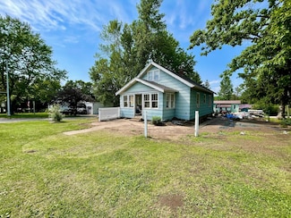 306 E Race Ave, Elmwood, WI 54740
