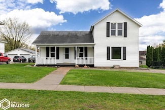 215 W Des Moines St, Brooklyn, IA 52211