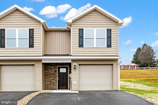 8820 Hillside Way, Waynesboro, PA 17268