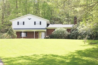 114 Brookhaven Cir, Nitro, WV 25143