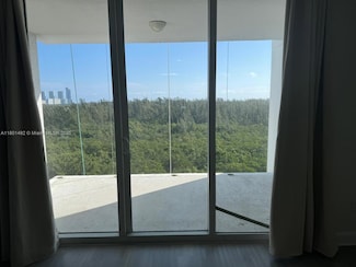 15051 Royal Oaks Ln Unit 905, North Miami, FL 33181