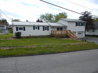 81 Susquehanna Ave, Dallas, PA 18612