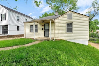 320 Millman Dr, Saint Louis, MO 63135