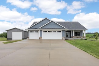 3363 Southridge Dr, Amana, IA 52203