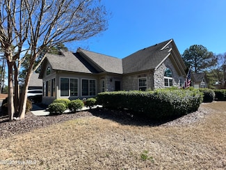 116 W Chelsea Ct, Southern Pines, NC 28387