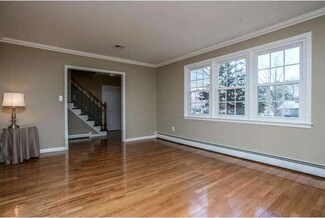 75 Hawthorne Ln, Phoenixville, PA 19460