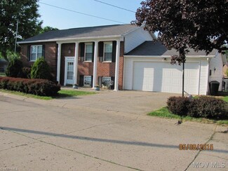 731 Circle Dr, Belpre, OH 45714