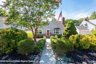 54 Salem Ln, Little Silver, NJ 07739