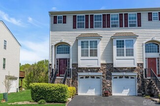 28 Daly Ct, Old Bridge, NJ 08857