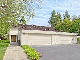 2427 Sharon Oaks Dr, Menlo Park, CA 94025
