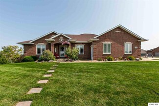 2456 Amber Ridge Dr, Dubuque, IA 52002