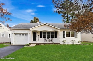 48 Whitaker Dr, Toms River, NJ 08757