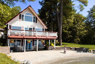17 Grandview Dr S, Otis, ME 04605