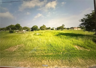 509 1st St, Bayside, TX 78340