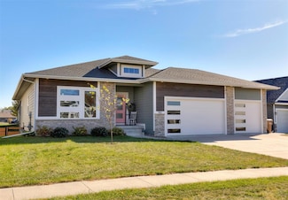 961 Pelican Dr, Polk City, IA 50226