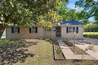 502 W 8th St, Russellville, AR 72801