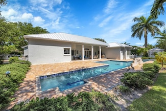 6129 SW 74th Ct, Miami, FL 33143