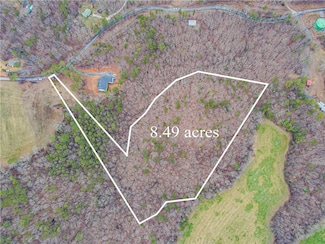 584 Orchard Ln, Talking Rock, GA 30175