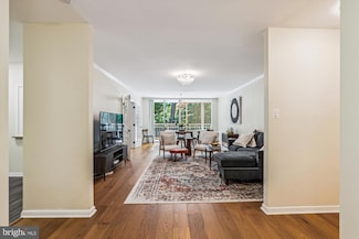 4100 Cathedral Ave NW Unit 818, Washington, DC 20016
