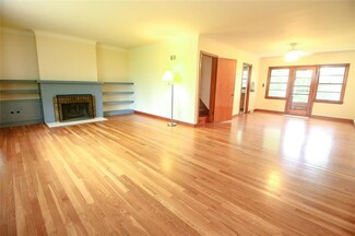 1118 27th St NE, Cedar Rapids, IA 52402