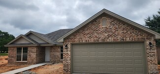 170 Stoneridge Dr, Tallassee, AL 36078
