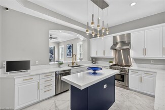 2830 Tiburon Blvd E Unit 102, Naples, FL 34109