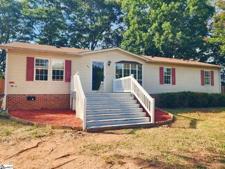 90 Berry Ave, Greenville, SC 29617