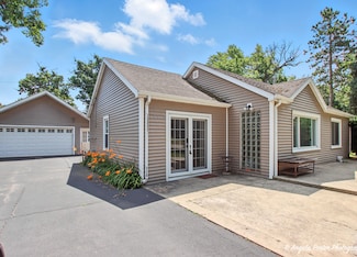 2912 N Magellan Dr, McHenry, IL 60051